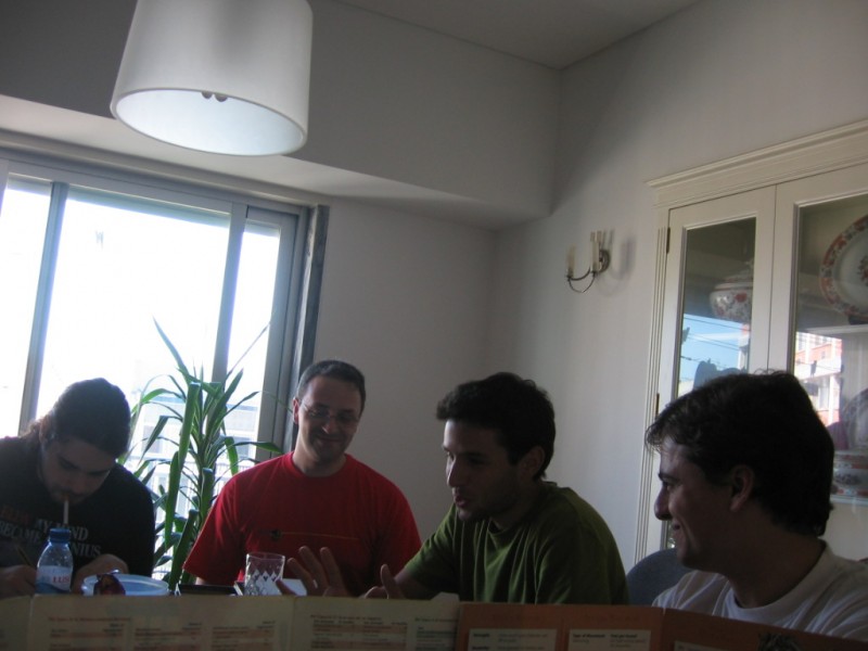 Diogo (Rafa) Carlos (Himo) Sérgio (Morg) e Hugo (Ravhin) Diogo (Rafa) Carlos (Himo) Sérgio (Morg) e Hugo (Ravhin)