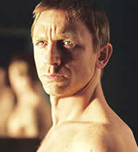Daniel Craig como Damien Westinghouse Daniel Craig como Damien Westinghouse